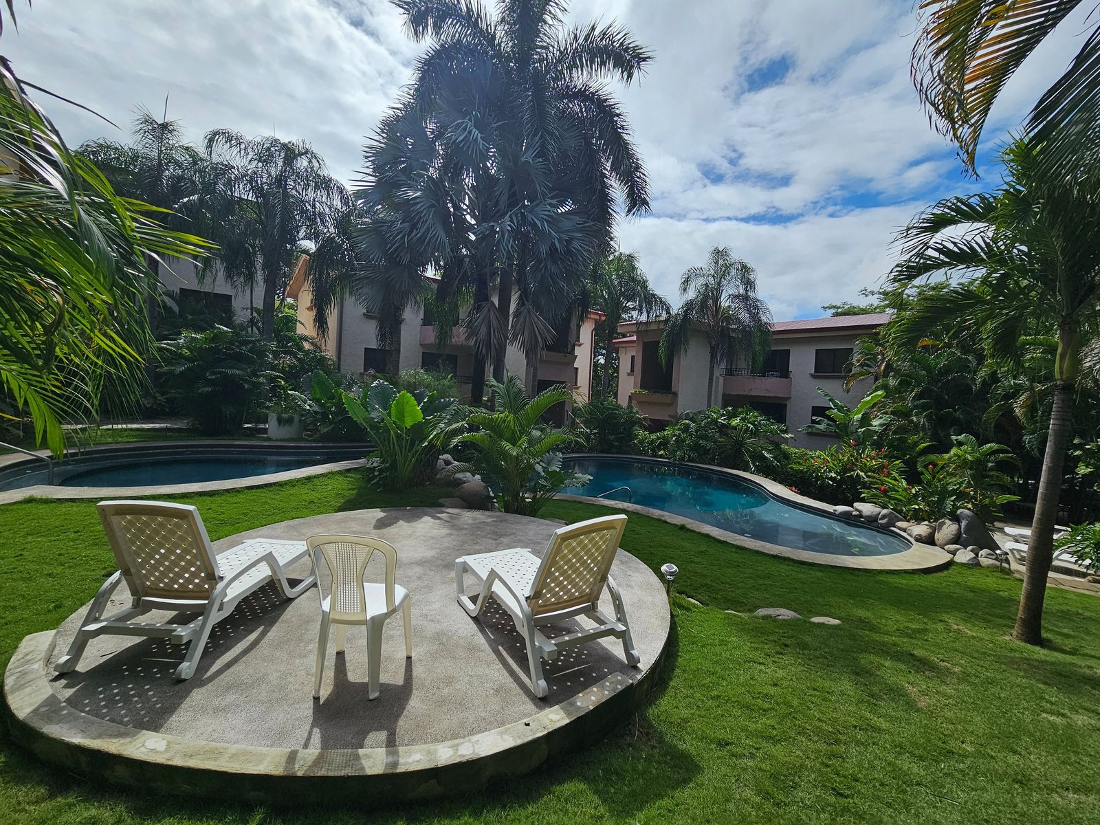Serena Luxury Suites