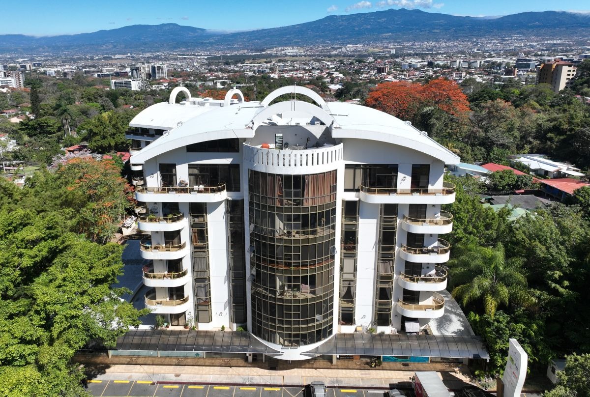 Serena Luxury Suites